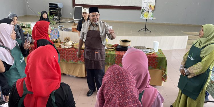 23 APRIL 2024 – BENGKEL PENGHASILAN PRODUK POSTNATAL UNTUK USAHAWAN/UMMI TERAPI ZAKAT PULAU PINANG (HARI PERTAMA)