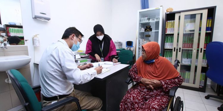 26 JUN 2024 – LAWATAN PAKAR NEFROLOGI, DR. GOH HEONG KEONG DARI HOSPITAL GLENEAGLES PULAU PINANG KE PUSAT HEMODIALISIS ZAKAT (PHZ)