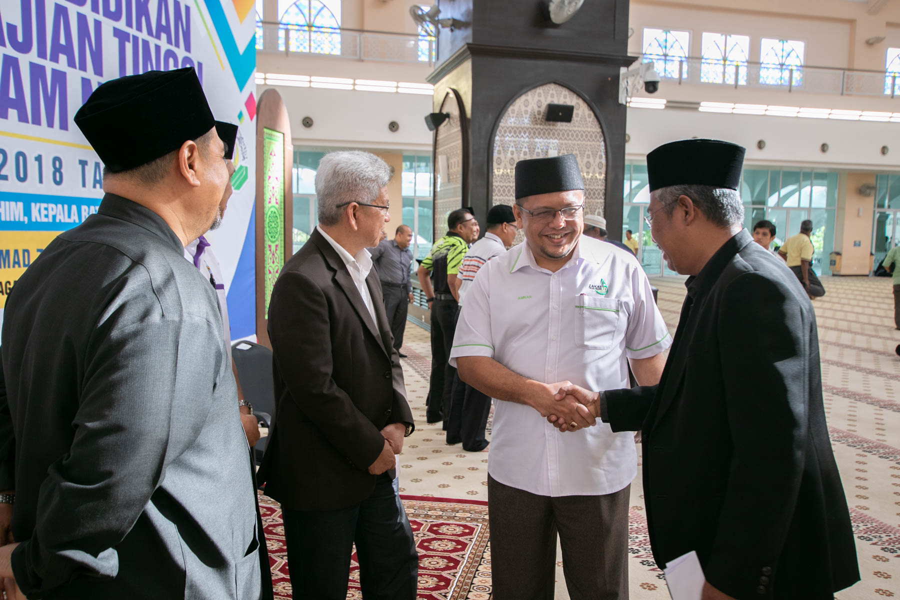 11 FEBRUARI 2020 : MAJLIS PENYERAHAN BANTUAN KEPADA PELAJAR IPT